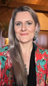 Laura VasuDevi Smiling head shot